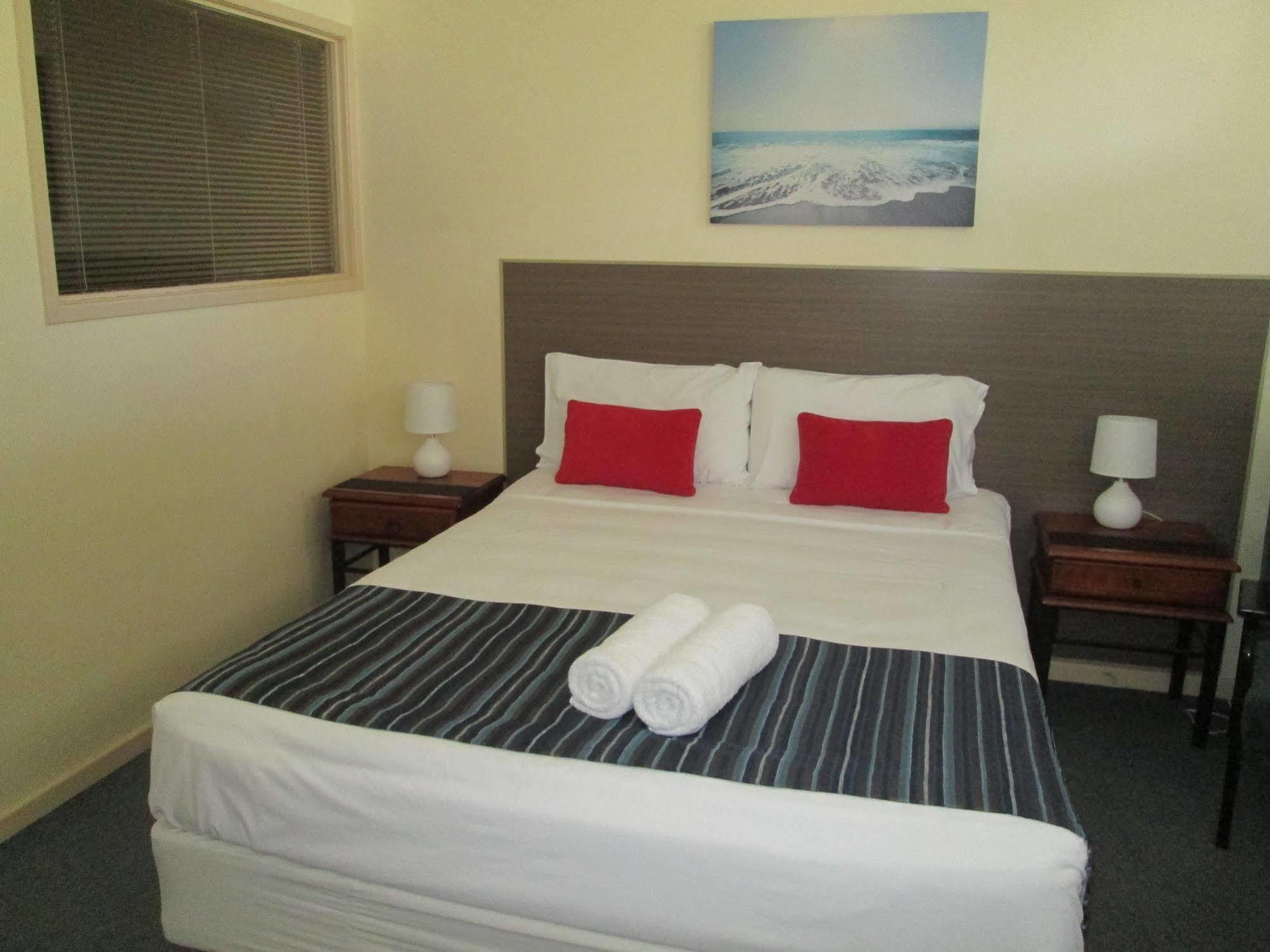 Tower Court - Adults Only Haven Motel